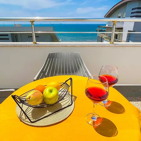 Mango Bay * Durrës