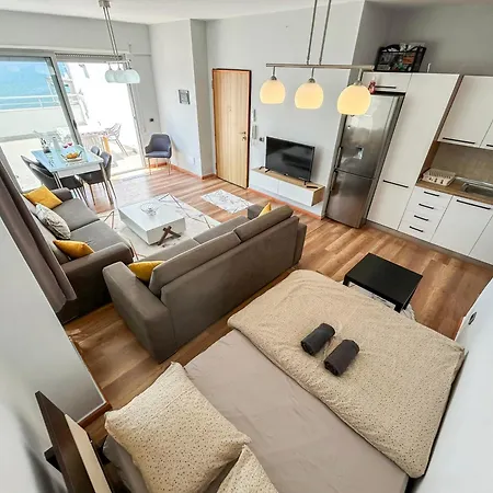 Mango Bay Durrës