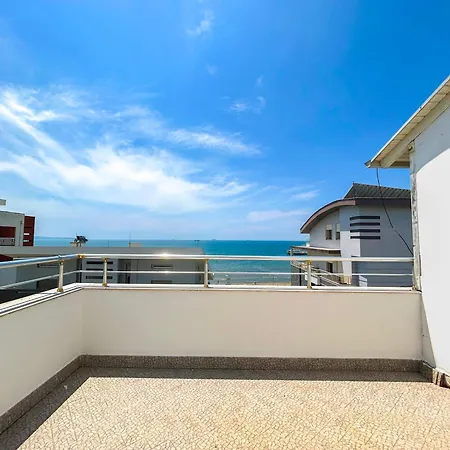 Mango Bay * Durrës
