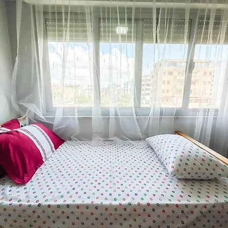 Mango Bay * Durrës